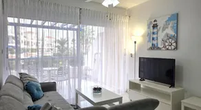 H&O Mia Sea View House - Image 2