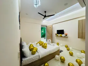 Bellissimo Hotel & Rooms - Image 2