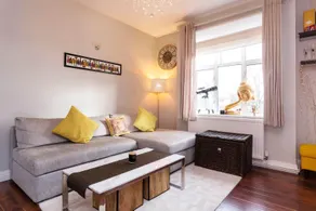 Holmefield Court - Image 2