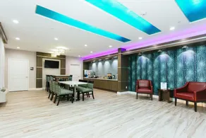 Express Inn - Spring - Image 3