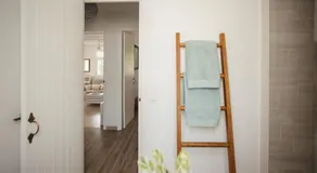 Es Chalet - Image 3