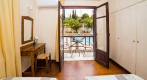 Roussospiti House With Swimming Pool - Image 2