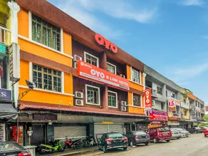OYO 89703 B Link Hotel - Image 4