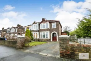 Modern 4-Bedroom 2-Bathroom with Off Road Parking in Great Sankey by Amazing Spaces Relocations Ltd - Image 5