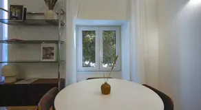 Bright Apartment Near the Beach and Old Port - Image 4