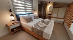 Elea Suites Adelianos Kampos - Image 2
