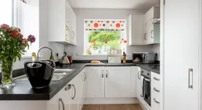 Sandpiper 3 - The Cove - Stunning views, Heated Pool, Allocated Parking - Image 3