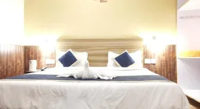 Veshnavi Paradise Hotel Restaurant - Image 2