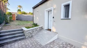 Giandra Rooms and Garden - Image 4