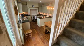 Dartmouth, 10 minute walk to Water Front, Amazing Water & Valley Views, Quiet & Relaxing, Sleeps up to 9 - Image 5