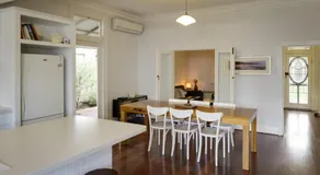 Charming beach home in heart of old Dunsborough - Image 3
