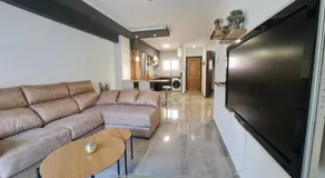 Apartamento con Piscina - Image 2