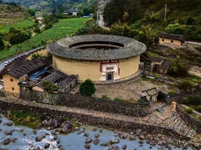 Yongding Tulou Xiangxu Tianya Mingyue Dao immersive Theater Theme B&B - Image 4