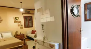 Marco Polo's Mooring Cozy Navy House - Image 2