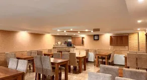 Hotel Iceberg - Image 3