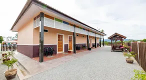 D’ Village Cottage - Image 2