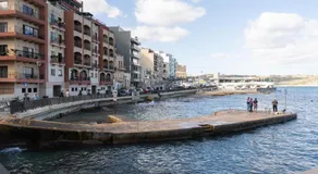 Brand New Luxurious Seafront With View Apartment - Prime Location - Image 4