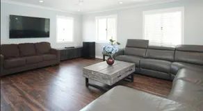 Valencia CA Stunning 3100 +sqft, 5Bed/5Bath home - Image 4