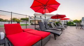 LeFairview Chateau- Pickleball Heated Pool Jacuzzi - Image 4