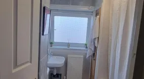 A cozy One Bedroom in a 2 bedroom flat - Image 3