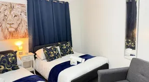 County House - 5 Bedroom Deluxe Apartment - Image 2