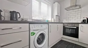 Richmond Apartments by Switchback Stays - Image 5