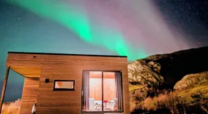 Cabin Aurora Borealis - Image 3