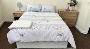 Two Bed Town Apartment - Image 5