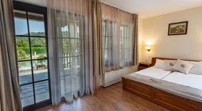 Bashtinata stryaha Guest rooms and Natural pool - Image 2