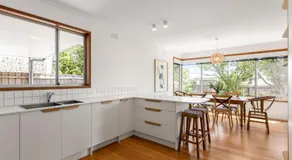 Lonnie Getaway - Image 3