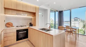 Lovely 2 Bedroom Executive Apartment - Image 3