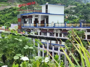 Hotel Omkaar and Restaurant Chinyalisaur - Image 3