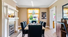 Modern Oakley Retreat - King Bed - Free Parking - Centrally Located - Image 2