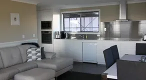 Sea Eagle Cottage Amazing Views Of Bay Of Fires - Image 3