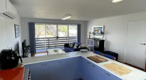 Saturn Parade Shack - Image 4