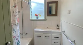 Emu Cottage - Image 2