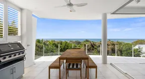Summer Hillside Retreat - Image 5