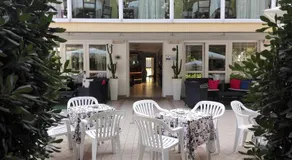 Hotel Sandra - Image 5