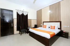 OYO 5026 Preet Hotel - Image 3