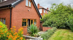 Tranquil Annex with Hidden in Beautiful Setting - Image 4