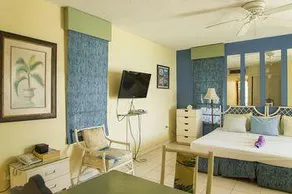 Hipstrip Beach Studio - Image 2