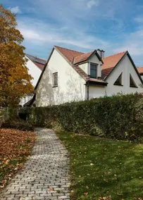 DAS BURGENNEST mit Sonnentherme-Bademantelgang & Garten, Smart-TV, Fast WIFI - Image 4