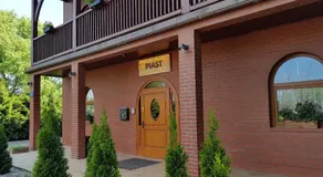 Gościniec Piast Pokoje i Camper Park - Image 3