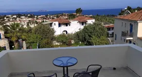 Lianos Hotel Apartments - Image 5