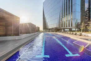 Luxury Marina Tower Stay Waterfront & City Views - Image 3