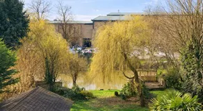 MEDWAY VIEW LUXE HOUSE in Maidstone City Centre with Parking - Image 4
