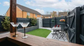 2 Bedroom Home with Garden and Free Parking - Image 4