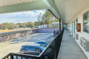 Garden Inn & Suites - Image 5