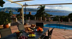 Sicily in Villa - Image 3