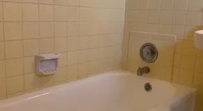 Economy Inn - Image 4